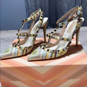 Valentino Multicolor Navajo Rockstud Pumps. Size 38 1/2 (8.5)